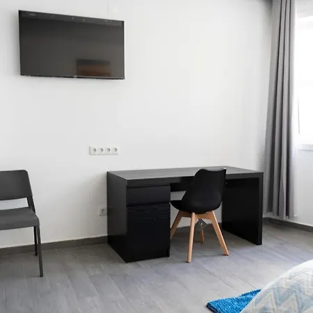 Almada Downtown 102