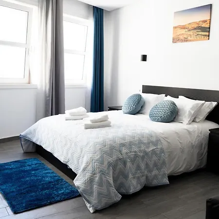 Apartment Almada Downtown 102 *