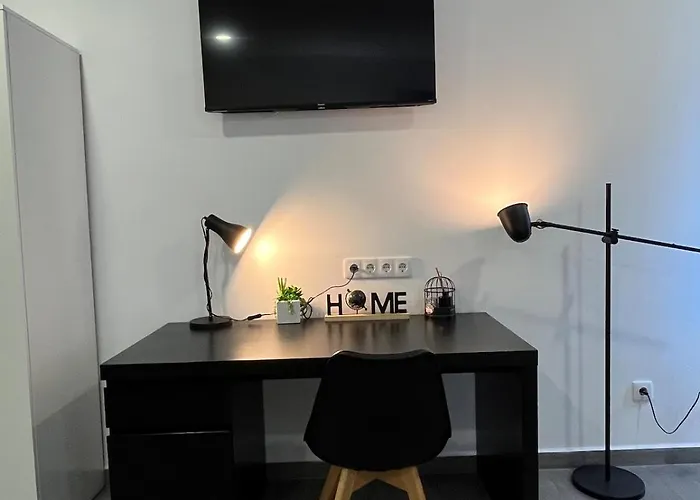 Almada Downtown 102 דירה